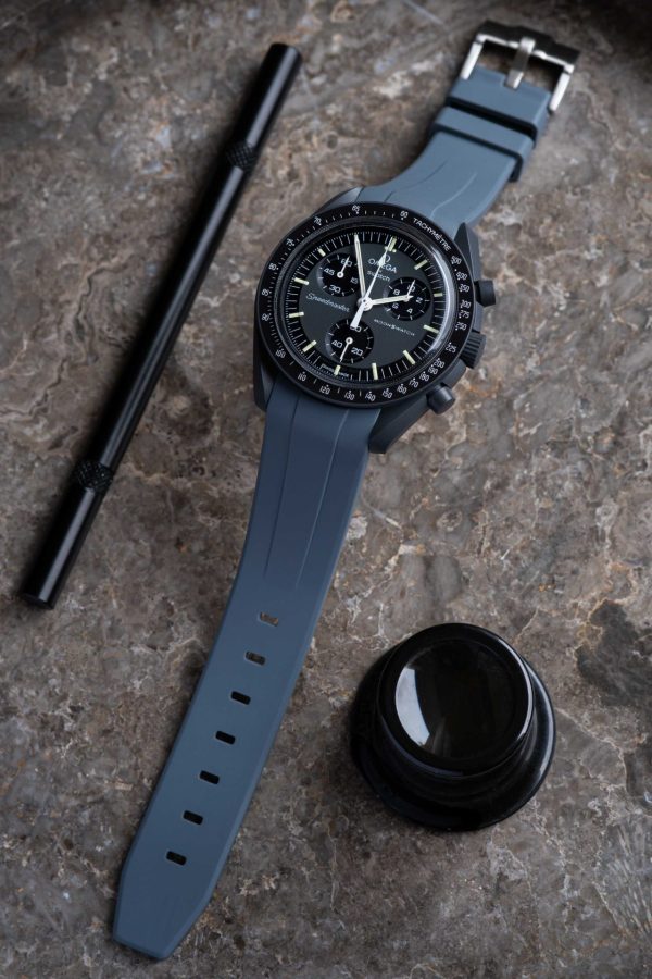 Grey curved rubber strap for moonswatch paired with mission to mercury